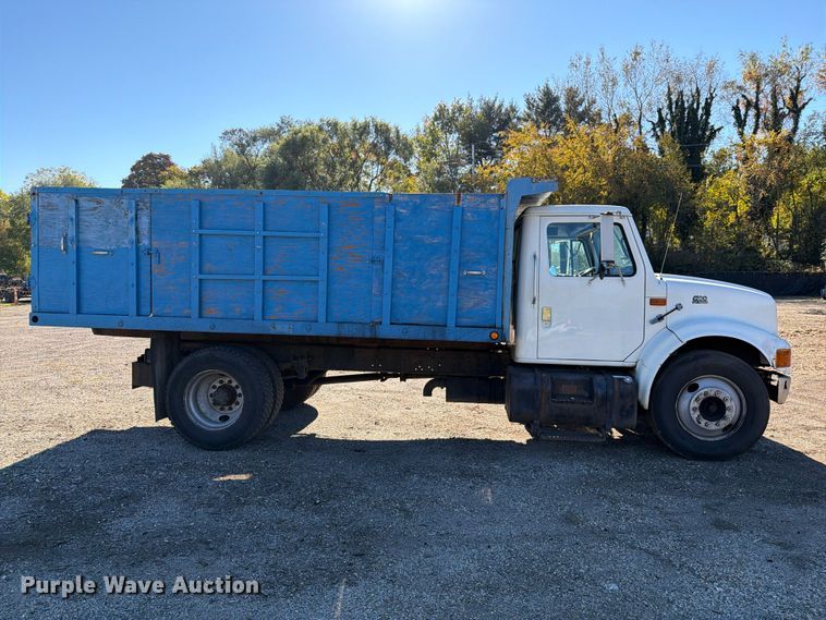 image for item FG3059 1999 International 4700 dump flatbed truck