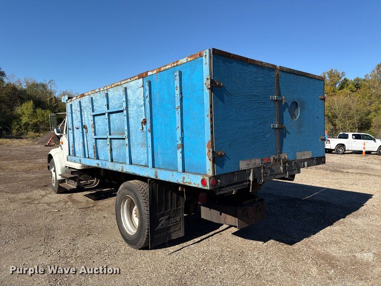 image for item FG3059 1999 International 4700 dump flatbed truck