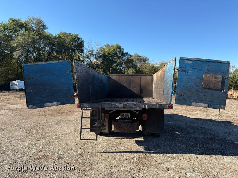 image for item FG3059 1999 International 4700 dump flatbed truck