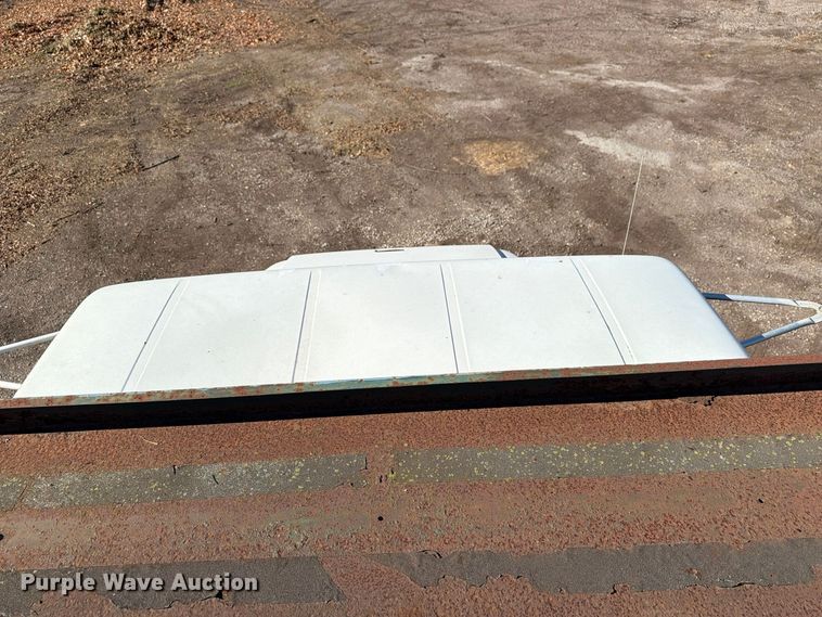 image for item FG3059 1999 International 4700 dump flatbed truck