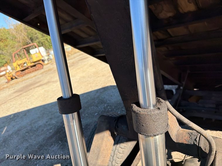 image for item FG3059 1999 International 4700 dump flatbed truck