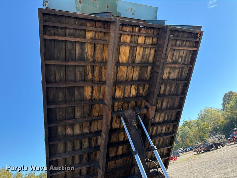 image for item FG3059 1999 International 4700 dump flatbed truck