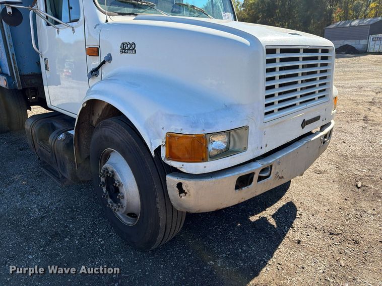 image for item FG3059 1999 International 4700 dump flatbed truck
