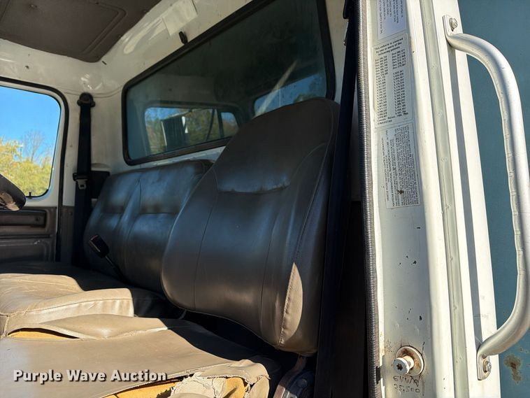image for item FG3059 1999 International 4700 dump flatbed truck