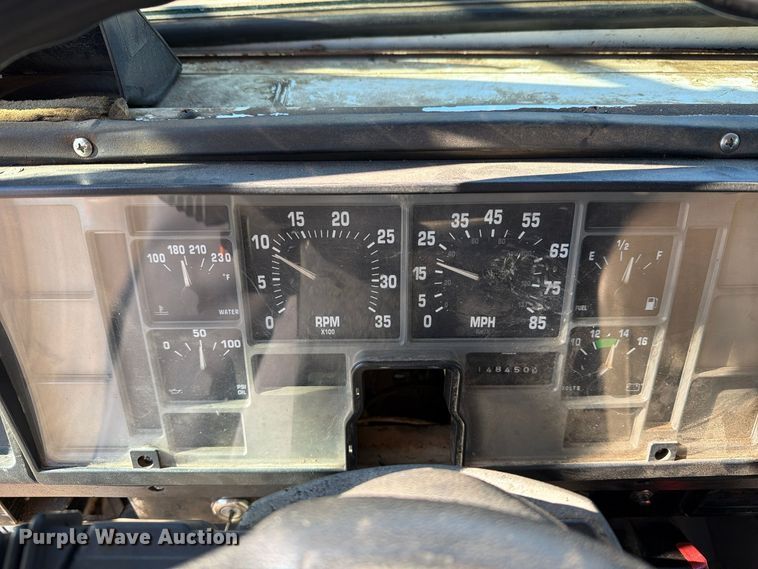 image for item FG3059 1999 International 4700 dump flatbed truck