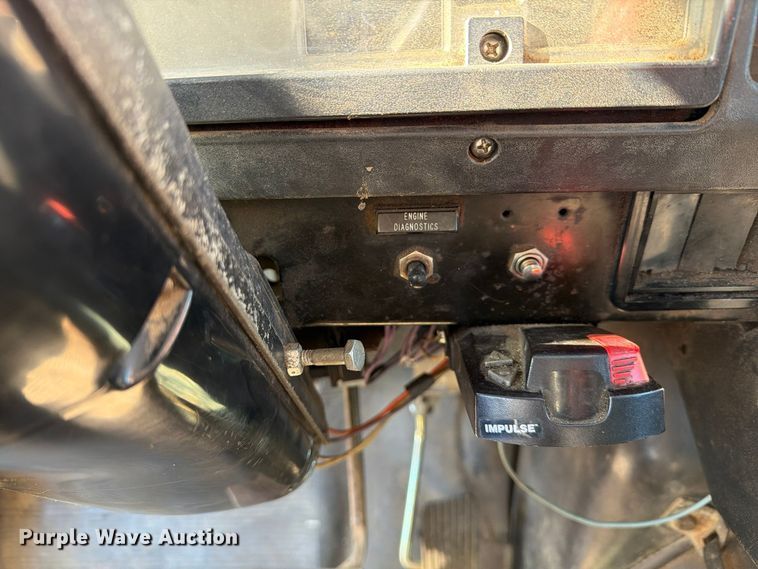 image for item FG3059 1999 International 4700 dump flatbed truck