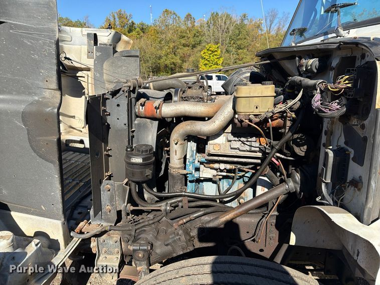 image for item FG3059 1999 International 4700 dump flatbed truck