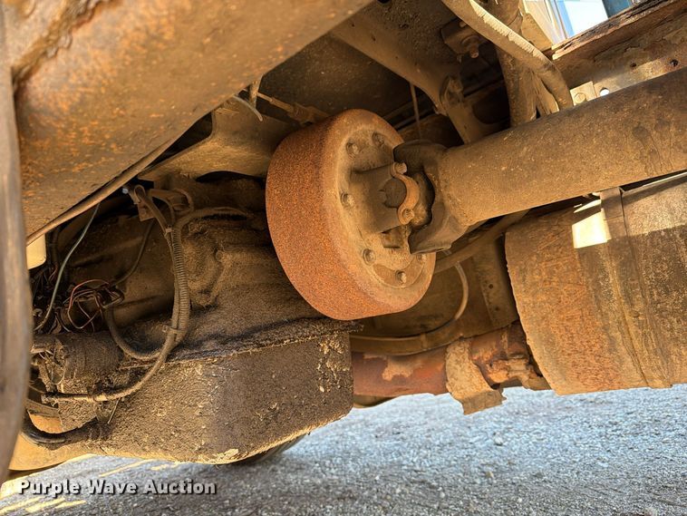 image for item FG3059 1999 International 4700 dump flatbed truck