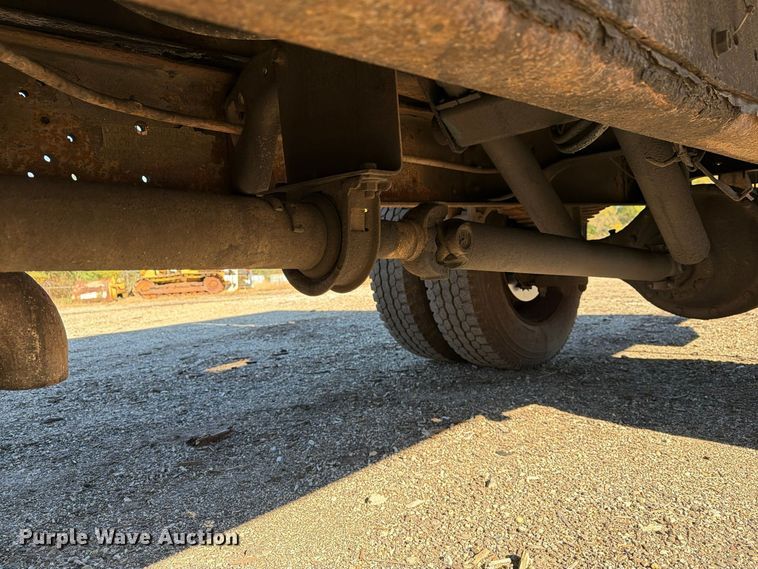 image for item FG3059 1999 International 4700 dump flatbed truck