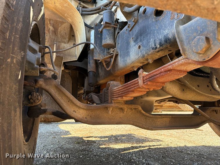 image for item FG3059 1999 International 4700 dump flatbed truck