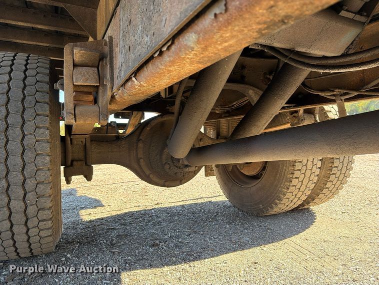 image for item FG3059 1999 International 4700 dump flatbed truck