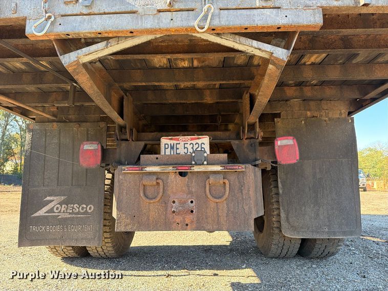 image for item FG3059 1999 International 4700 dump flatbed truck