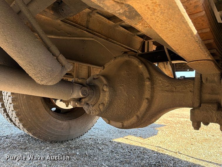 image for item FG3059 1999 International 4700 dump flatbed truck