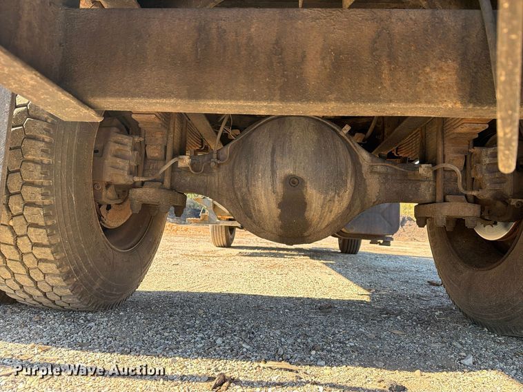 image for item FG3059 1999 International 4700 dump flatbed truck