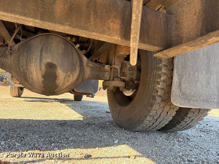 image for item FG3059 1999 International 4700 dump flatbed truck