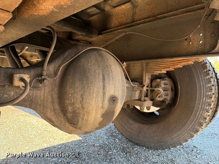 image for item FG3059 1999 International 4700 dump flatbed truck