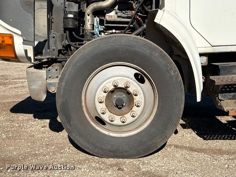 image for item FG3059 1999 International 4700 dump flatbed truck