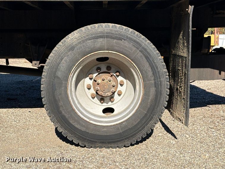 image for item FG3059 1999 International 4700 dump flatbed truck