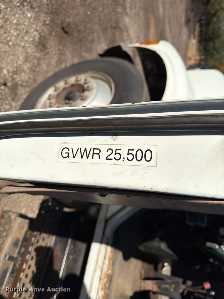 image for item FG3059 1999 International 4700 dump flatbed truck