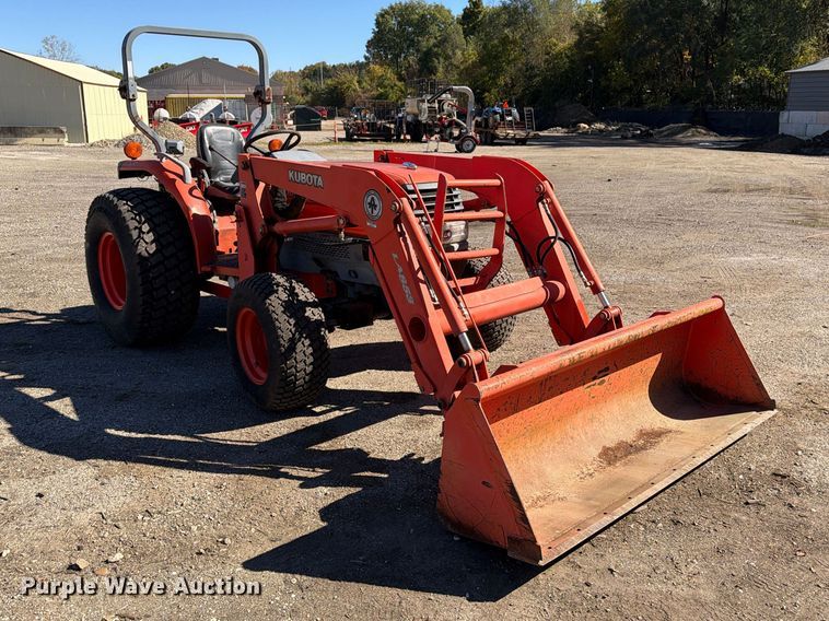 image for item FG3061 Kubota L4330D MFWD tractor