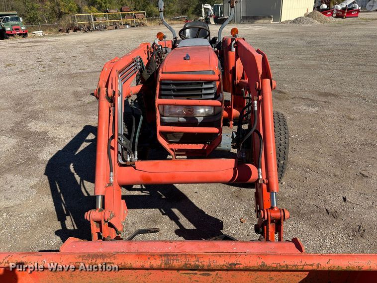 image for item FG3061 Kubota L4330D MFWD tractor