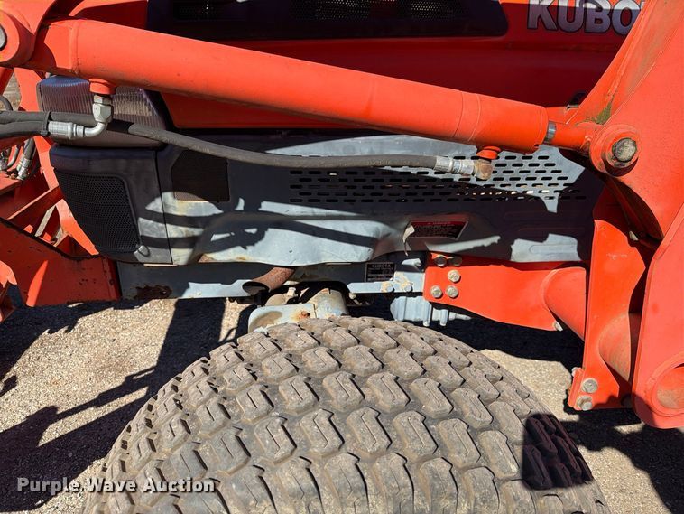 image for item FG3061 Kubota L4330D MFWD tractor
