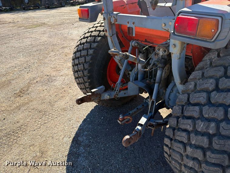 image for item FG3061 Kubota L4330D MFWD tractor