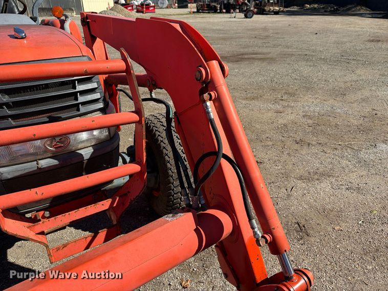 image for item FG3061 Kubota L4330D MFWD tractor