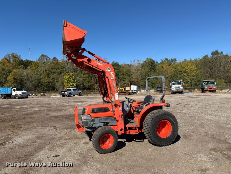 image for item FG3061 Kubota L4330D MFWD tractor