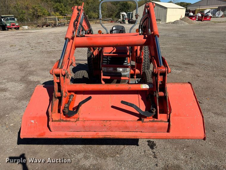 image for item FG3061 Kubota L4330D MFWD tractor