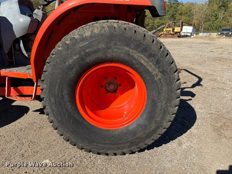 image for item FG3061 Kubota L4330D MFWD tractor