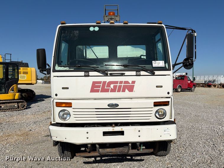 image for item FG3064 2006 Elgin SC8000 street sweeper truck