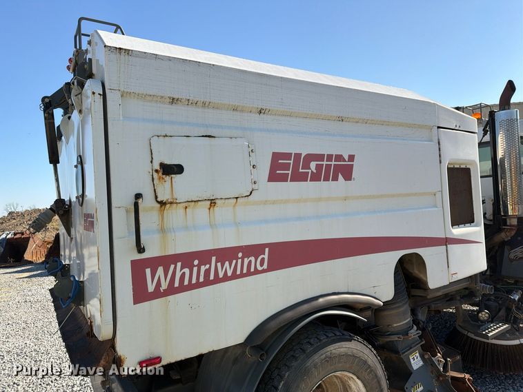 image for item FG3064 2006 Elgin SC8000 street sweeper truck