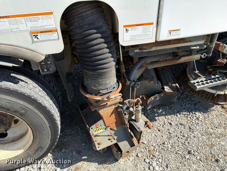 image for item FG3065 2005 Elgin  SC8000 street sweeper truck