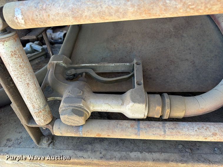 image for item FG3066 2001 International 4900 fuel truck