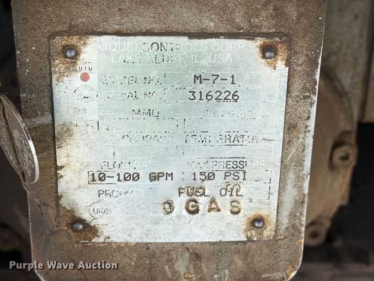 image for item FG3066 2001 International 4900 fuel truck