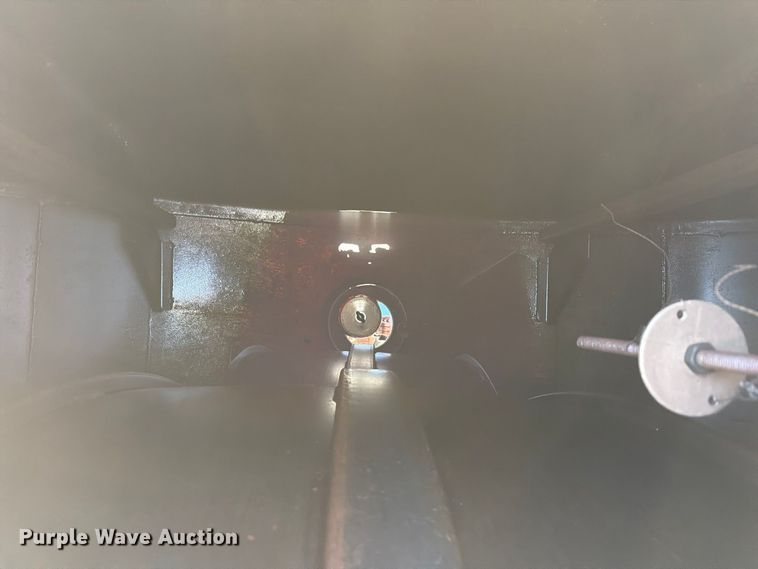 image for item FG3066 2001 International 4900 fuel truck