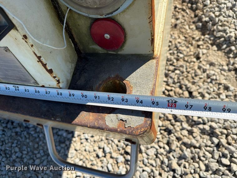 image for item FG3066 2001 International 4900 fuel truck