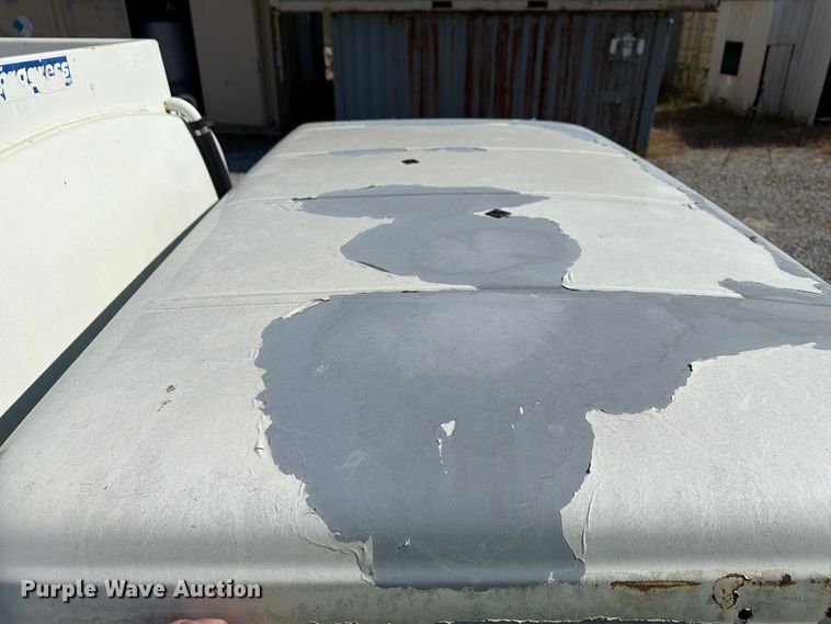 image for item FG3066 2001 International 4900 fuel truck