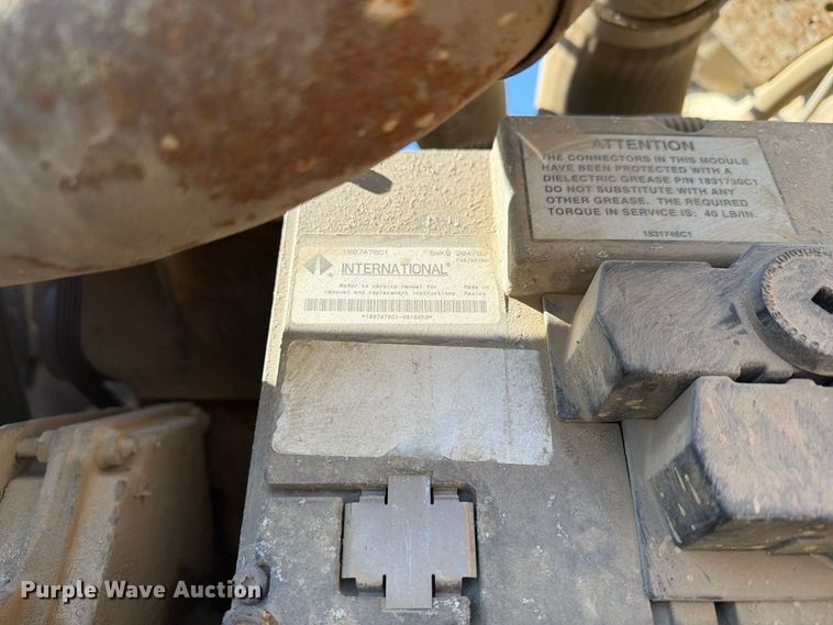 image for item FG3066 2001 International 4900 fuel truck