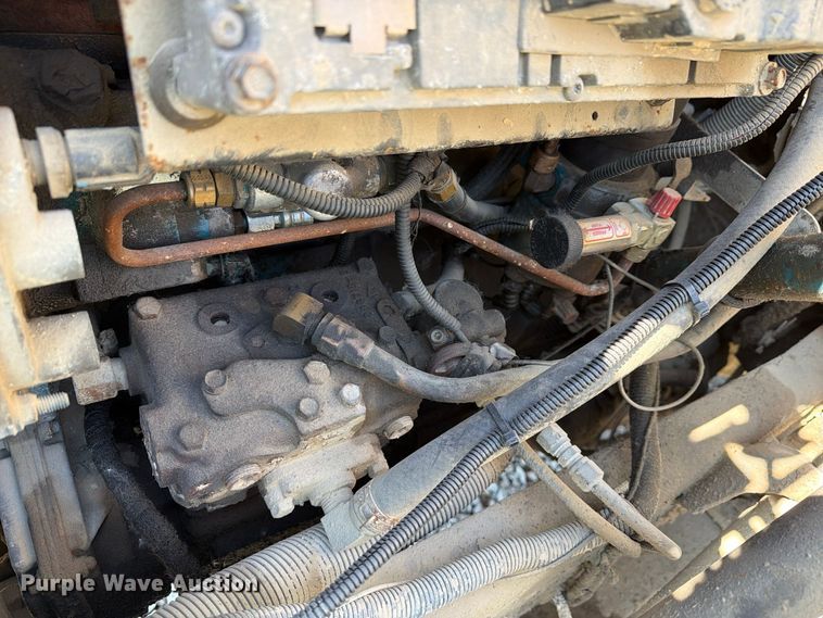 image for item FG3066 2001 International 4900 fuel truck