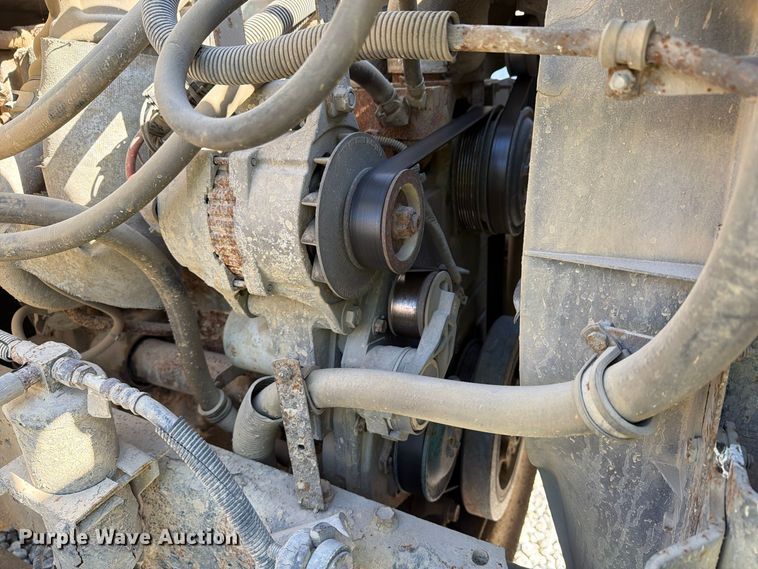 image for item FG3066 2001 International 4900 fuel truck