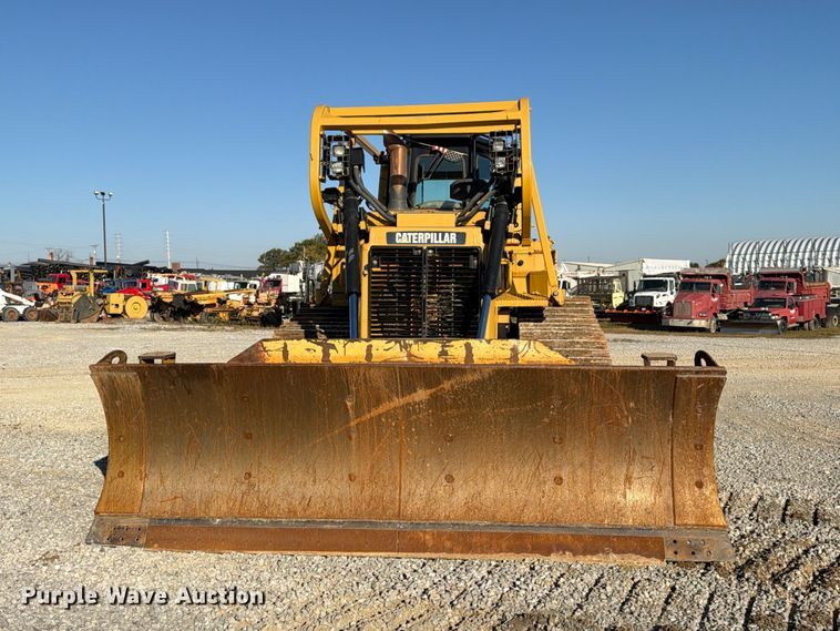 image for item FG3067 2011 Caterpillar D6T dozer
