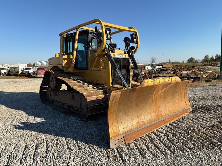image for item FG3067 2011 Caterpillar D6T dozer