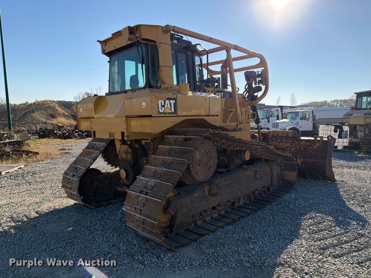 image for item FG3067 2011 Caterpillar D6T dozer