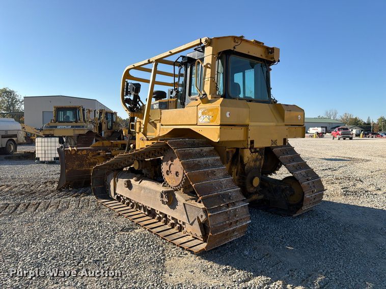 image for item FG3067 2011 Caterpillar D6T dozer