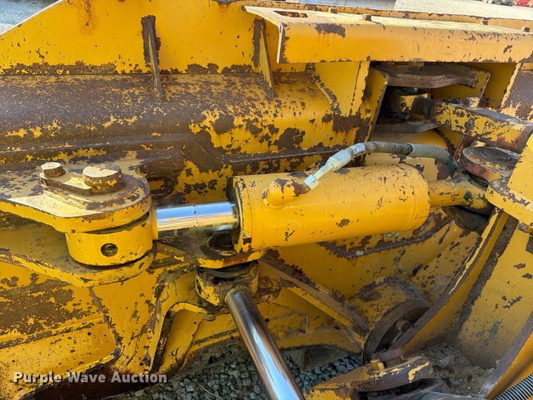 image for item FG3067 2011 Caterpillar D6T dozer