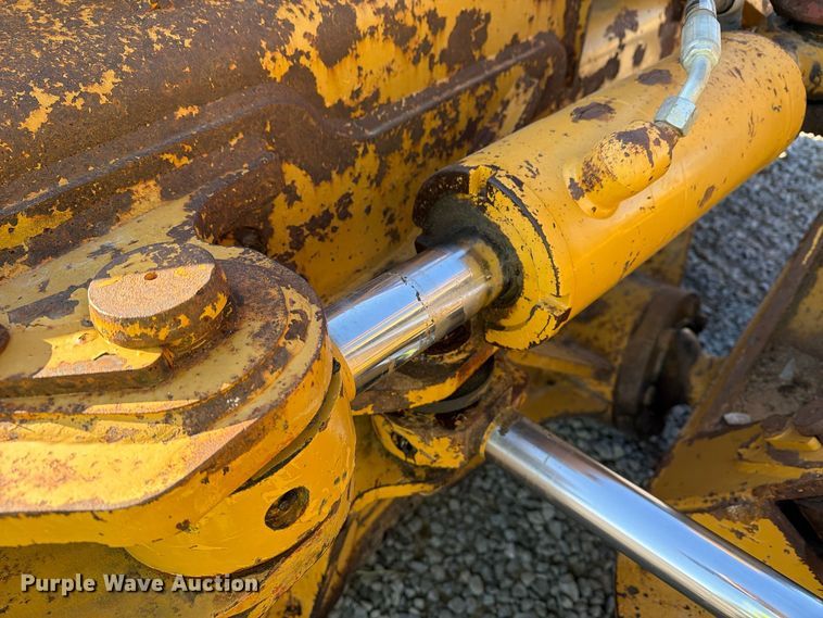 image for item FG3067 2011 Caterpillar D6T dozer