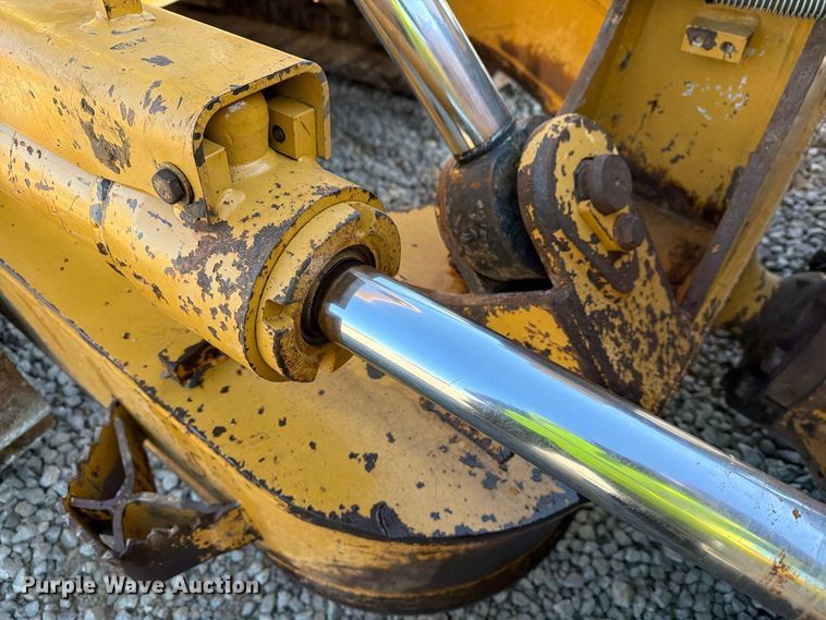 image for item FG3067 2011 Caterpillar D6T dozer