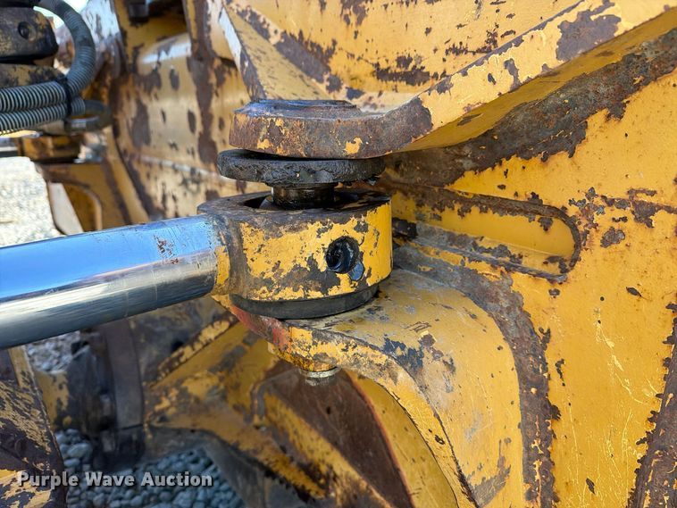 image for item FG3067 2011 Caterpillar D6T dozer
